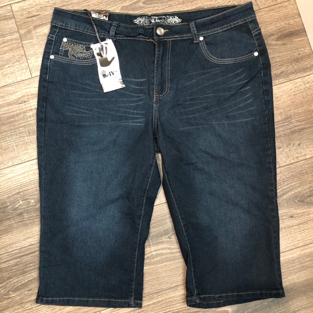 Plus Size 16 Capris Cropped Pants